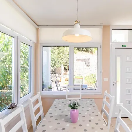 Дом отдыха Orsula's House Вела-Лука