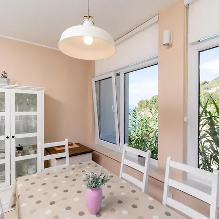 Дом отдыха Orsula's House Вела-Лука